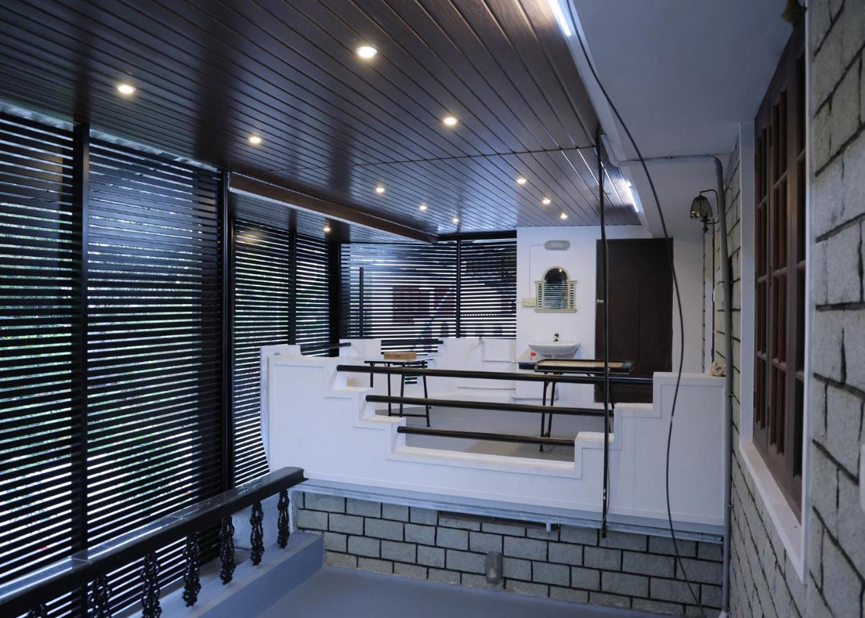 מלון נדומבסרי Malpans Mansion מראה חיצוני תמונה