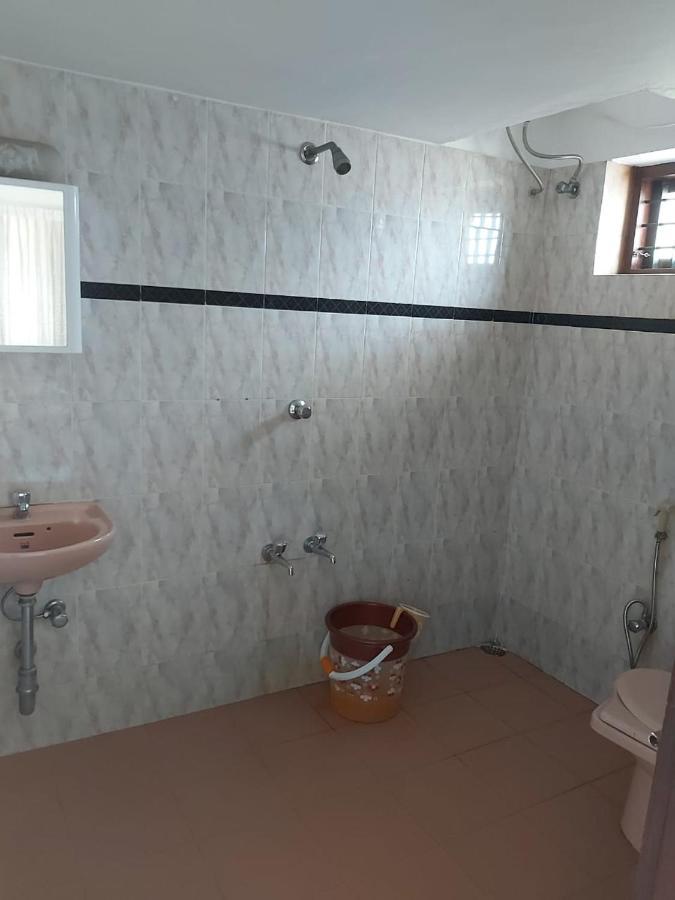 מלון נדומבסרי Malpans Mansion מראה חיצוני תמונה